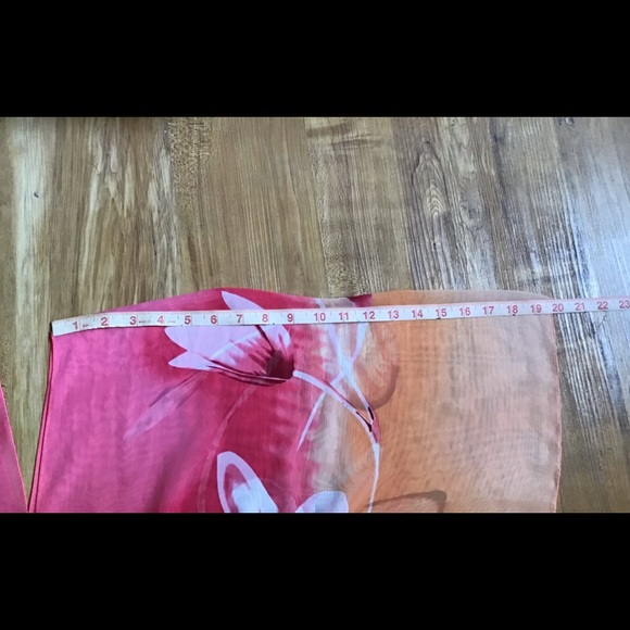 NWOT Floral Caftan Poncho Top - Picture 13 of 14